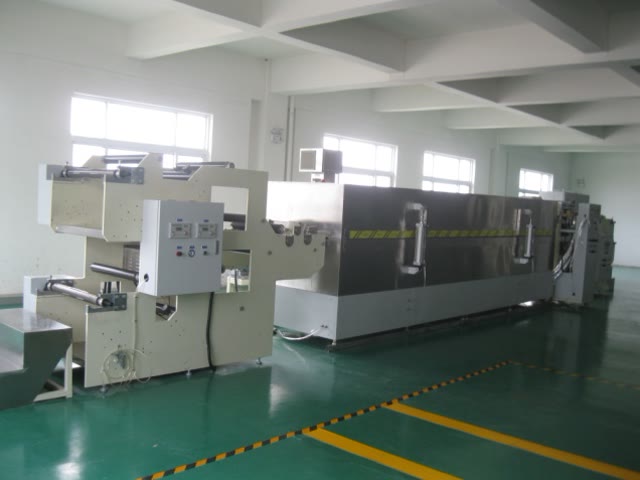 Roller slitting equipment